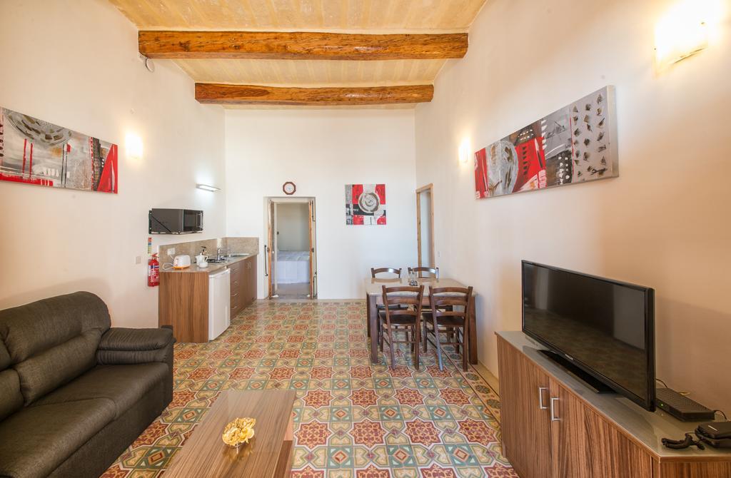 Quayside Apartments Marsaxlokk Oda fotoğraf